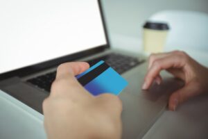 Как вывести средства с биржи KuCoin на банковскую карту без лишних сложностей